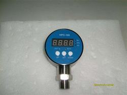 “天水?dāng)?shù)顯壓力表與普通壓力表“/