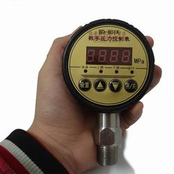 “洛陽(yáng)數(shù)字顯示電接點(diǎn)壓力表的符號(hào)“/